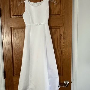 Tip Top  (Von Maur) Girls size 8 Communion Dress.